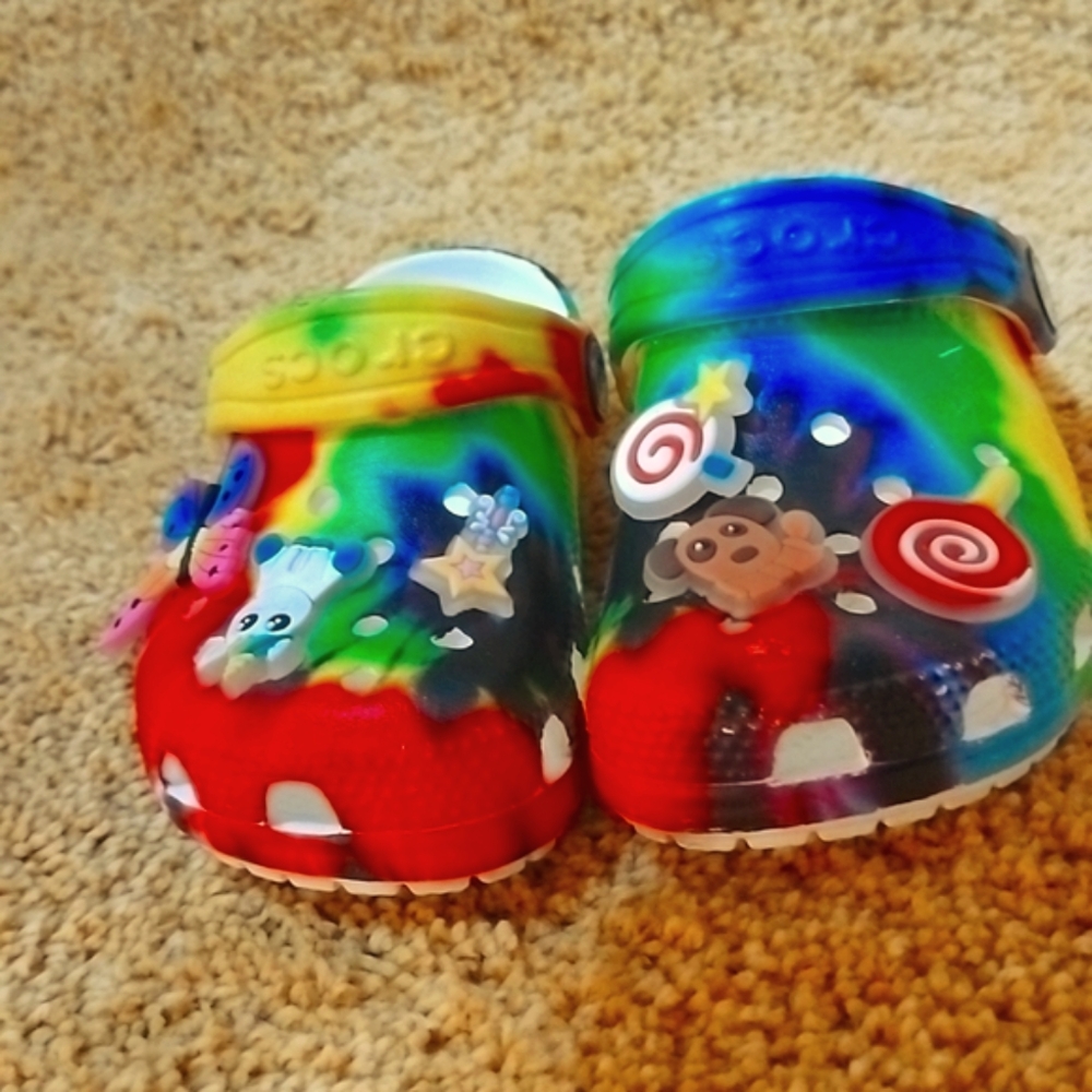TIE DYE CROCS With 6 Jibitz